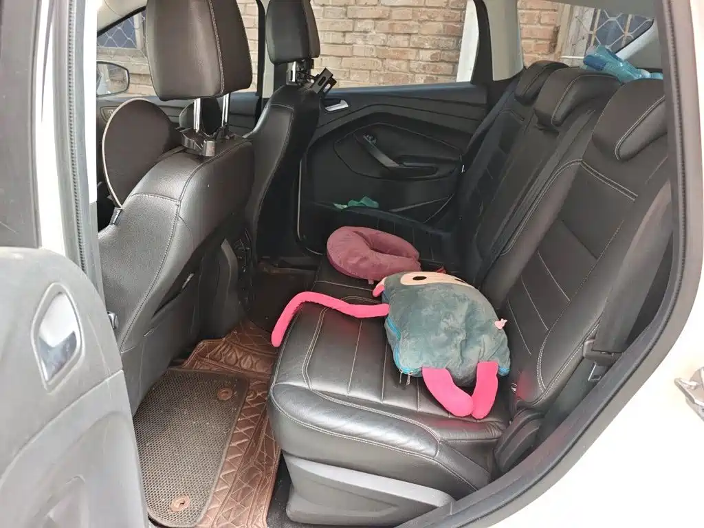 Ford Kuga — миниатюра 18