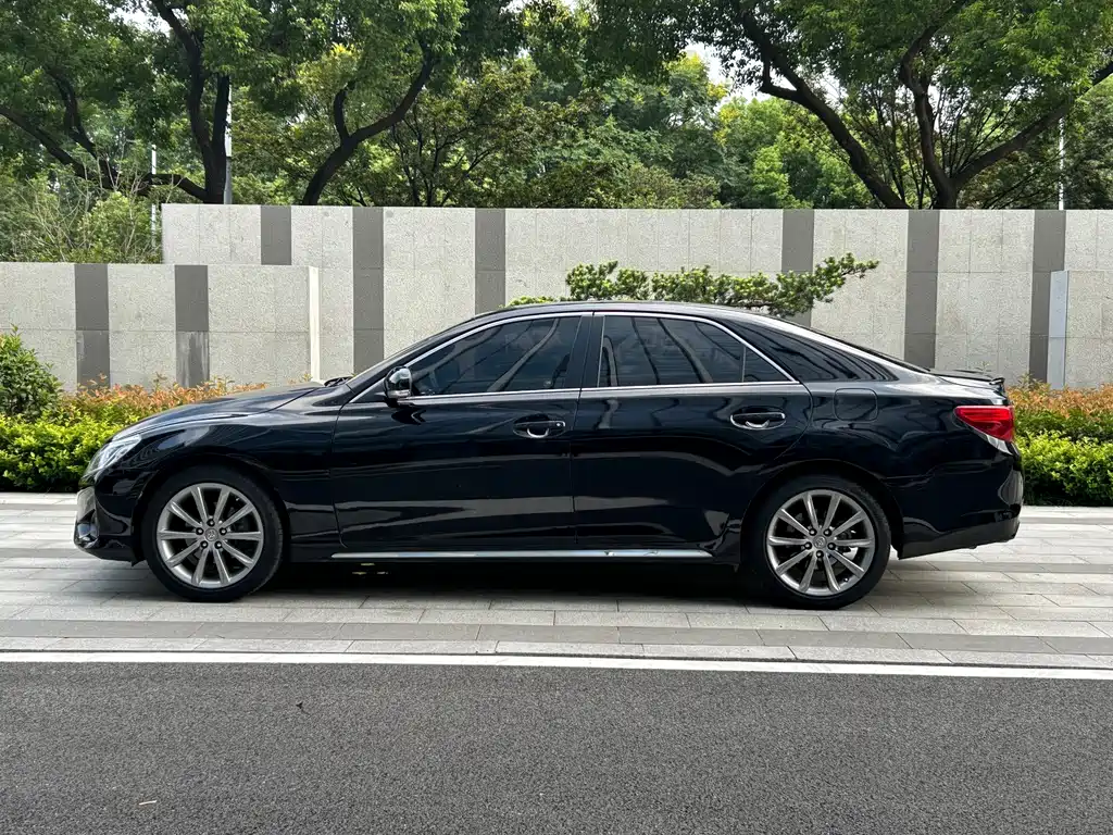 Toyota Reiz — миниатюра 9