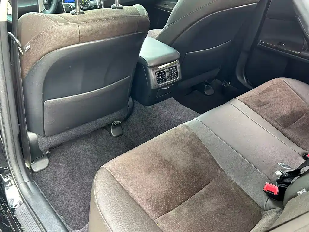 Toyota Reiz — миниатюра 12