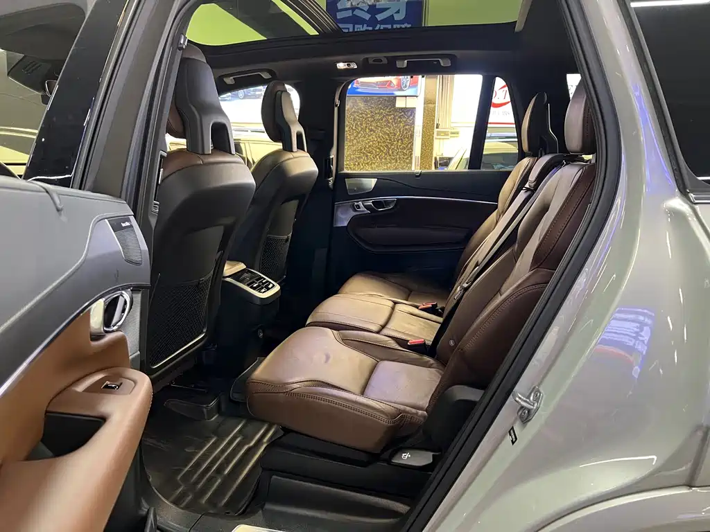 Volvo XC90 — миниатюра 5