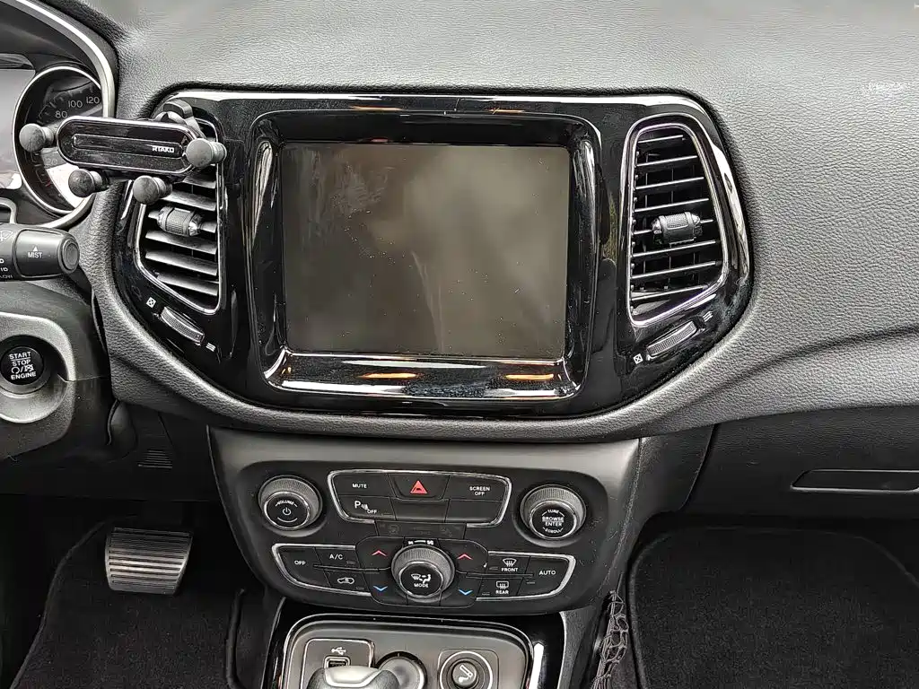 Jeep Compass — миниатюра 6