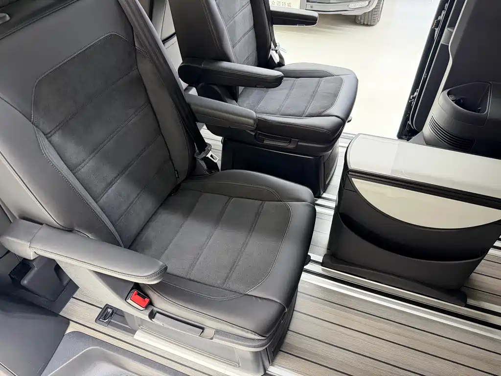 Volkswagen Multivan — миниатюра 17