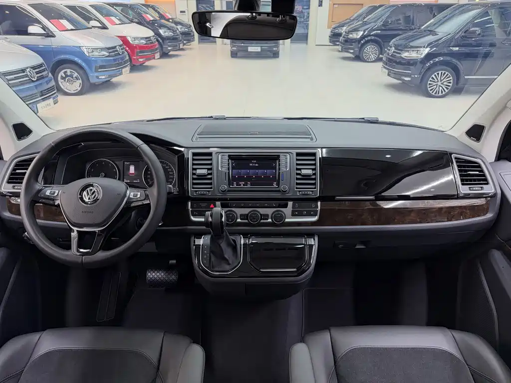 Volkswagen Multivan — миниатюра 22