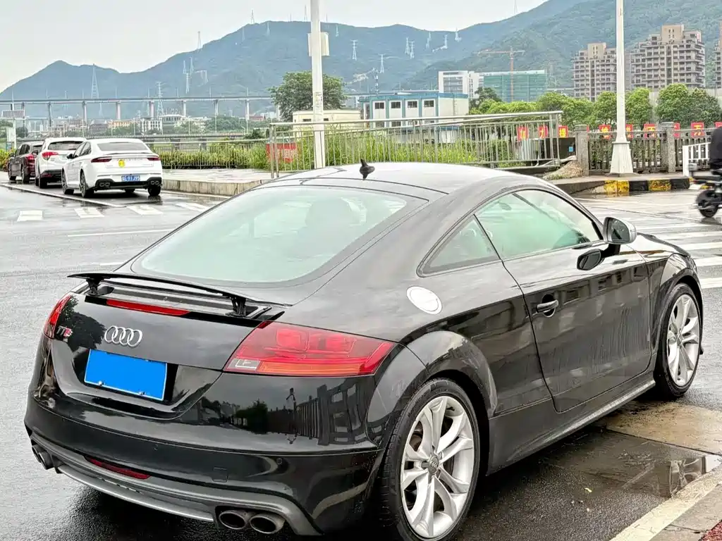 Audi TTS 2011 TTS Coupe 2.0TFSI quattro