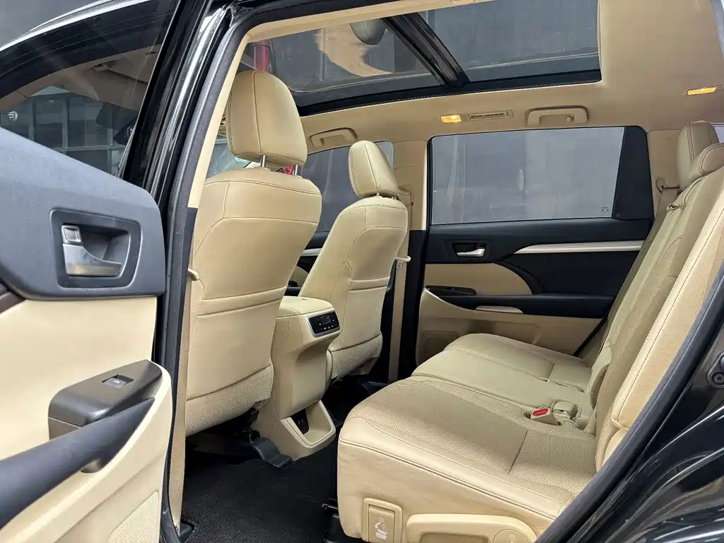 Toyota Highlander — миниатюра 11