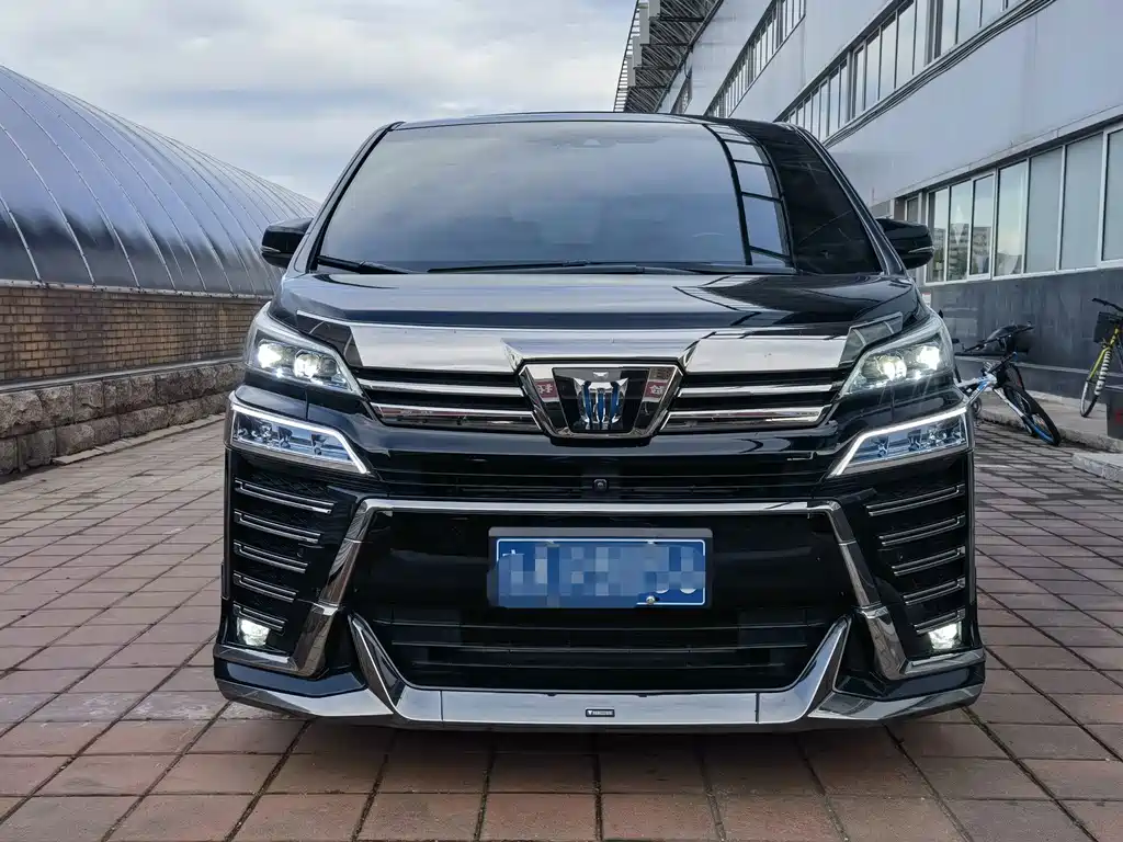 Toyota Vellfire — миниатюра 2