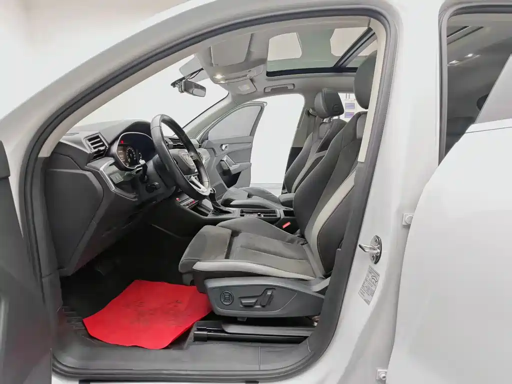 Audi Q3 2022 35 TFSI