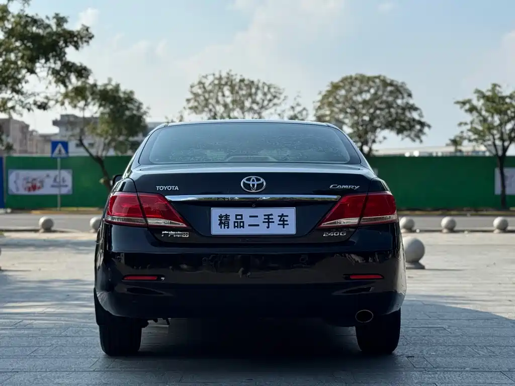 Toyota Camry — миниатюра 7