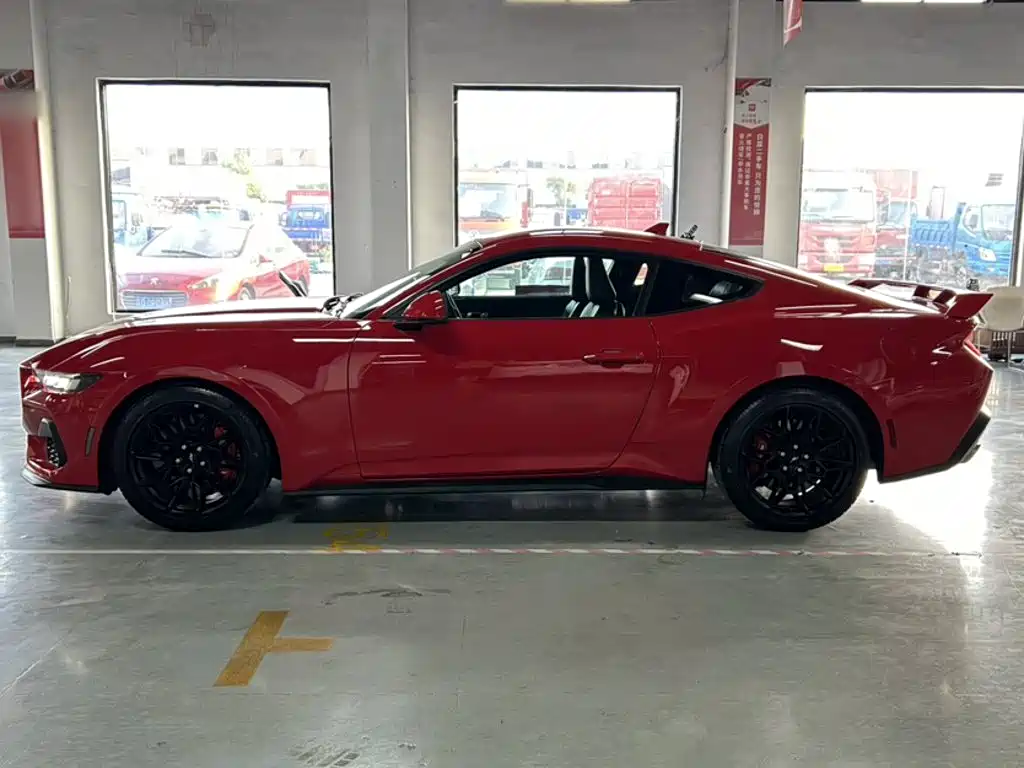 Ford Mustang — миниатюра 23