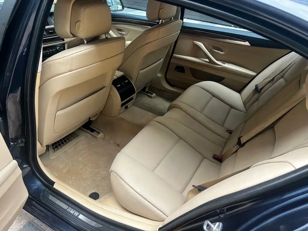 BMW 5 Series — миниатюра 12