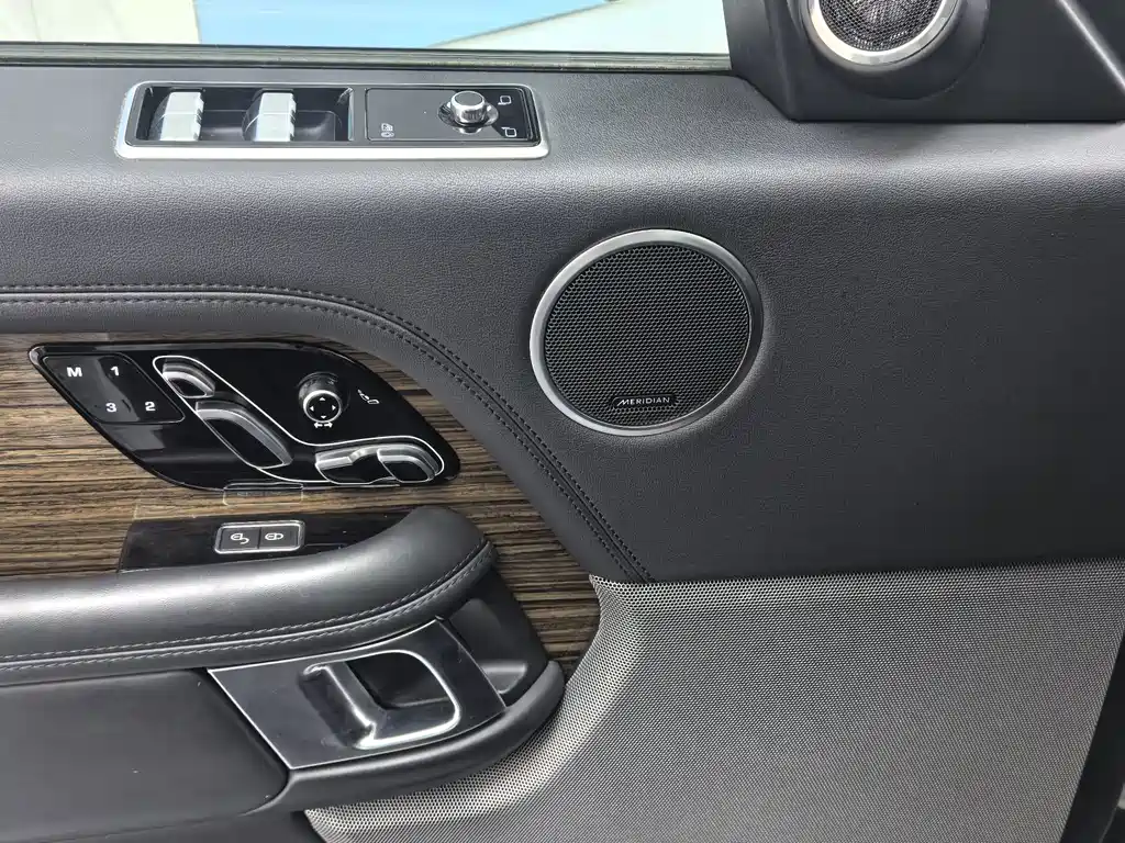 Land Rover Range Rover — миниатюра 12