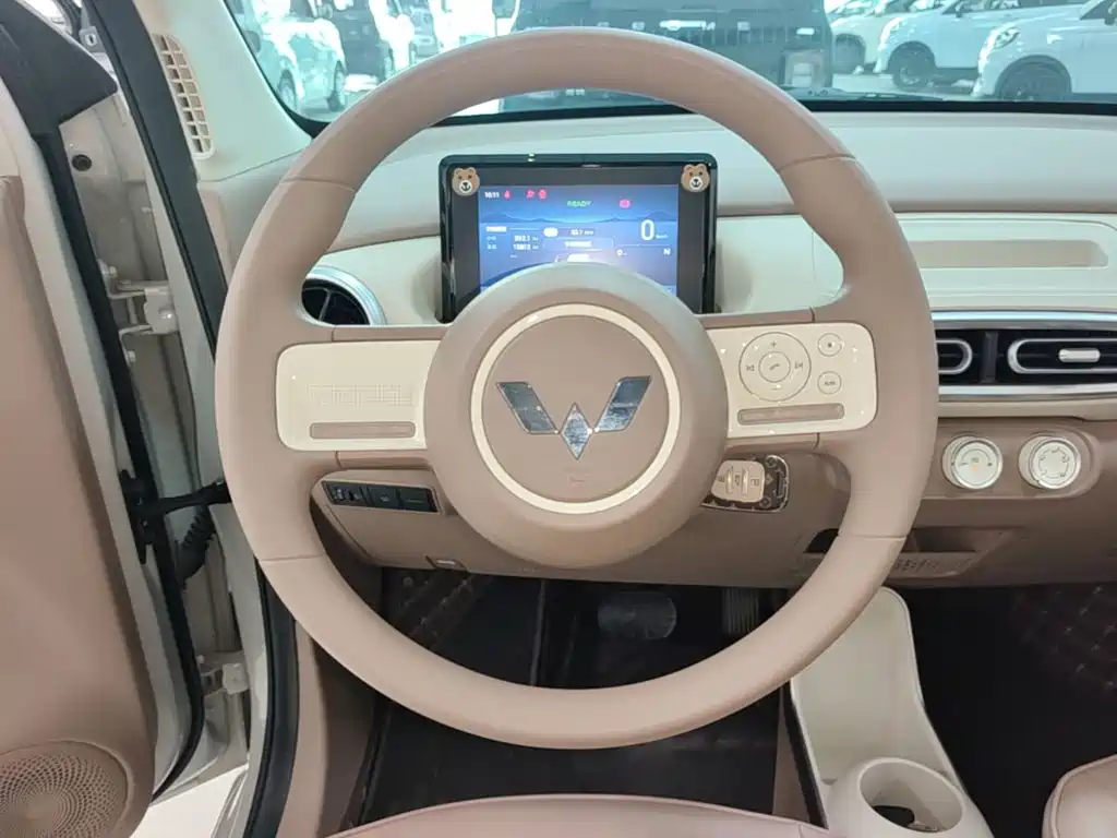 Wuling MINIEV — миниатюра 11
