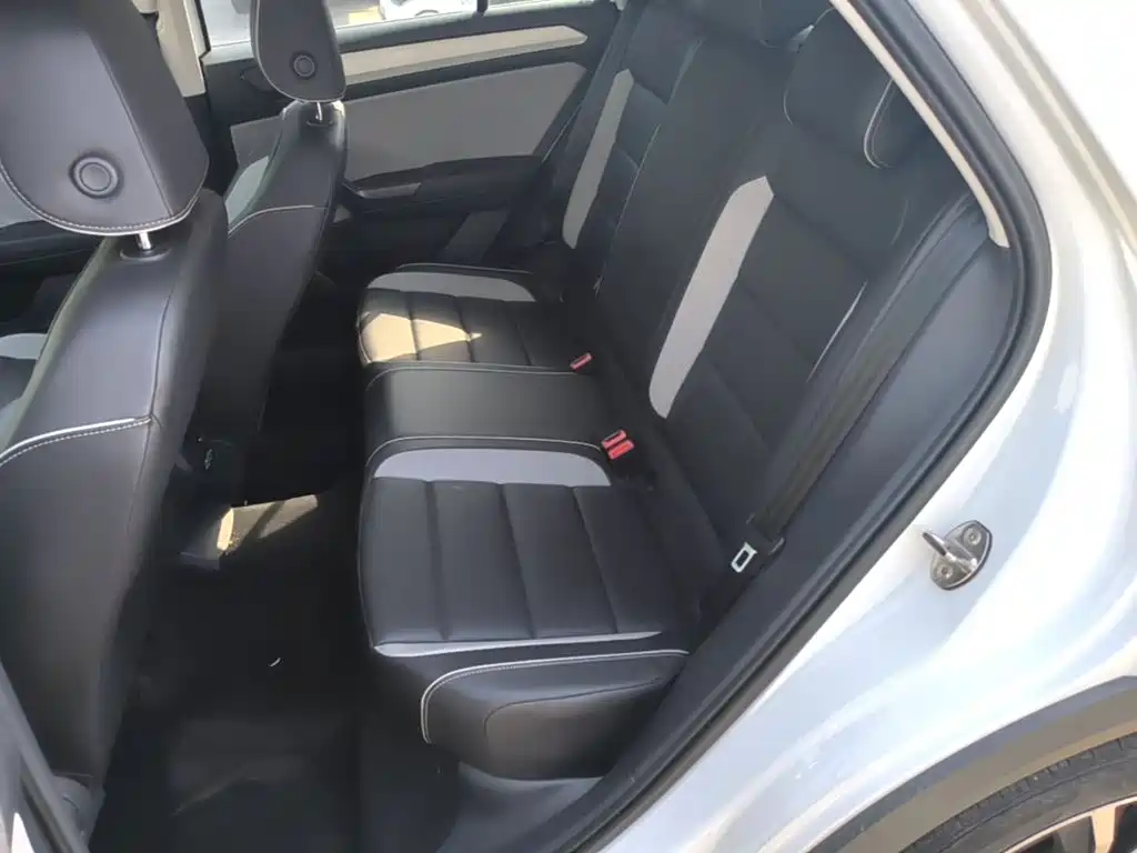 Volkswagen T-Roc — миниатюра 17