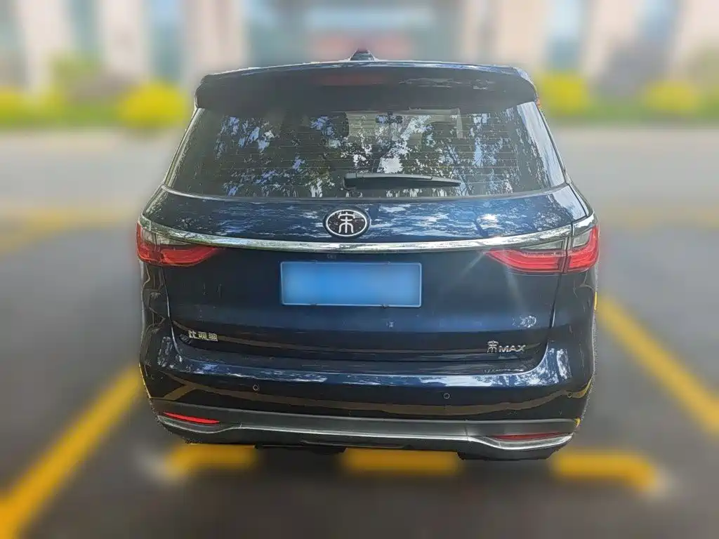 BYD MAX — миниатюра 5