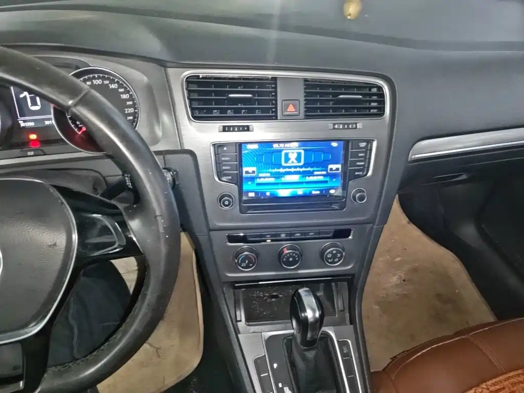 Volkswagen Golf — миниатюра 13