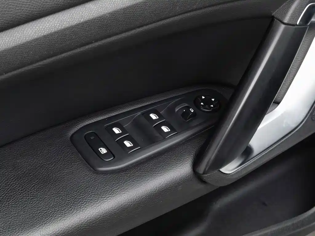 Peugeot 408 — миниатюра 9