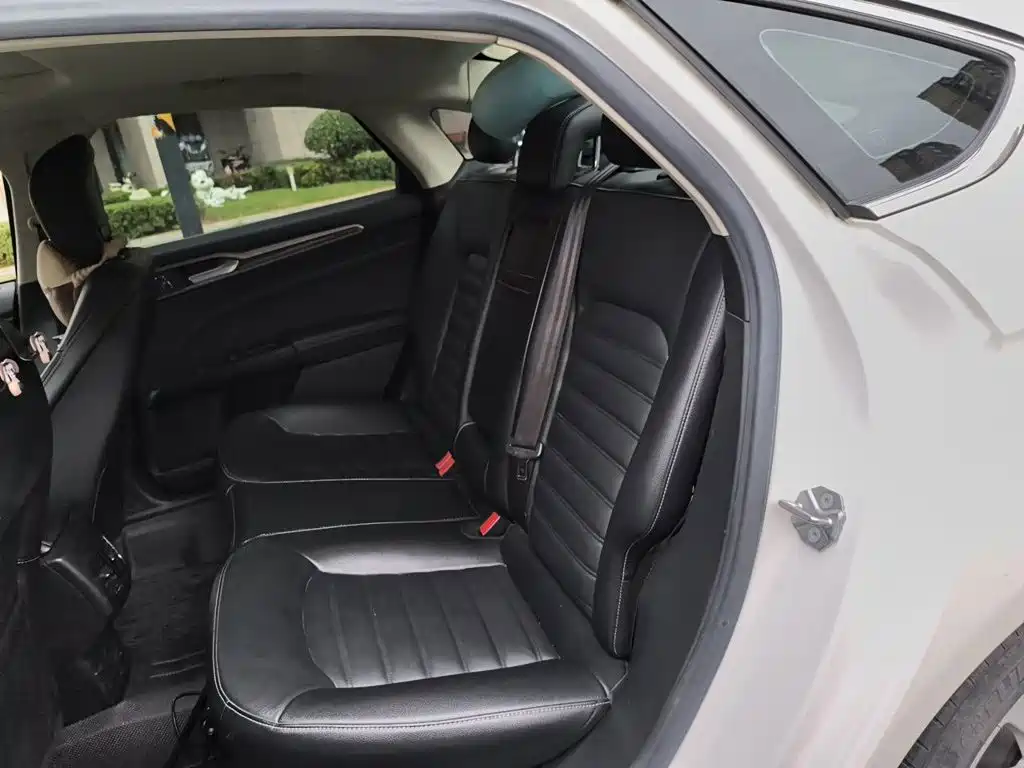 Ford Mondeo — миниатюра 13