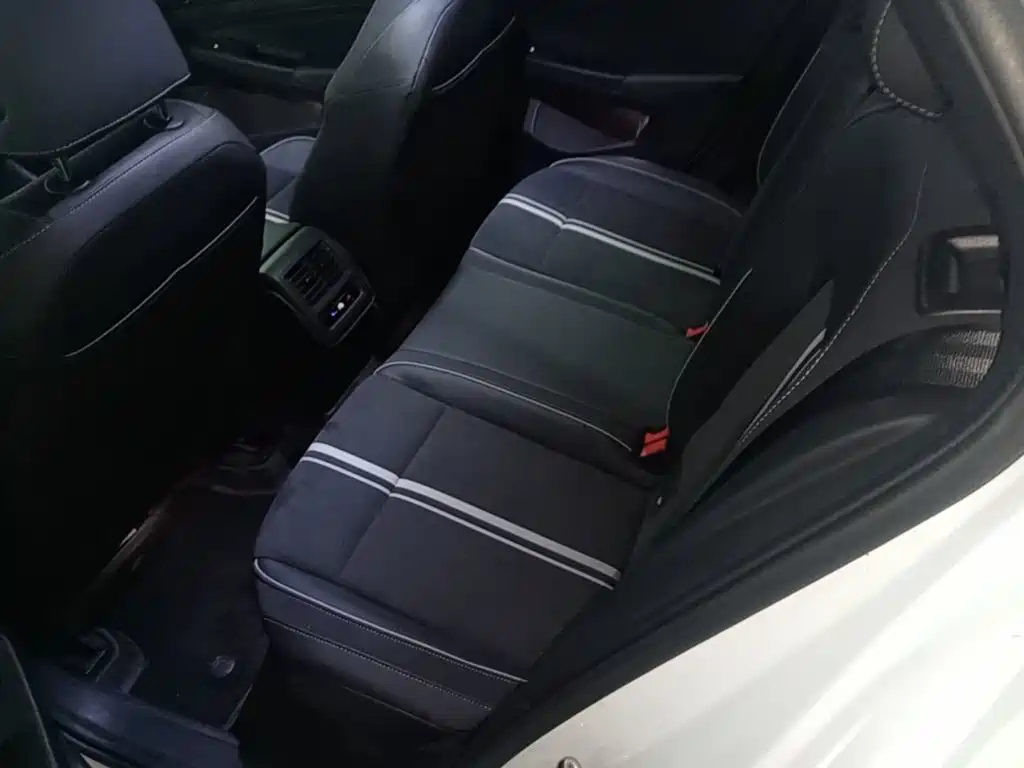 Volkswagen Golf — миниатюра 17
