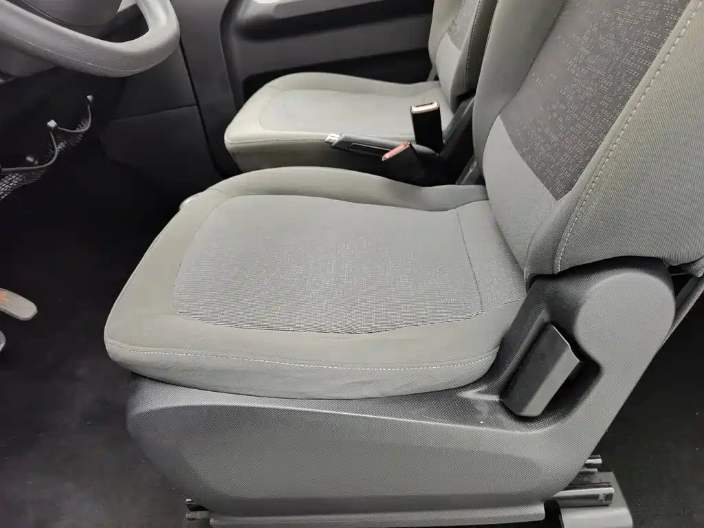 Wuling MINIEV — миниатюра 20