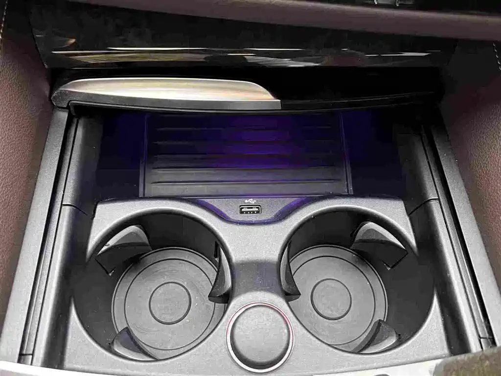BMW 5 Series — миниатюра 12
