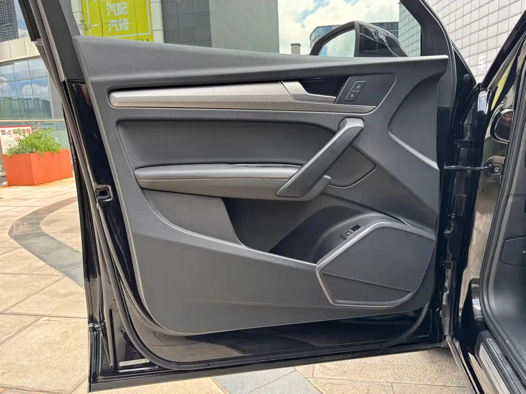 Audi Q5L — миниатюра 21