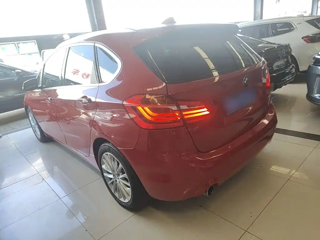BMW 2 Series Active Tourer — миниатюра 5