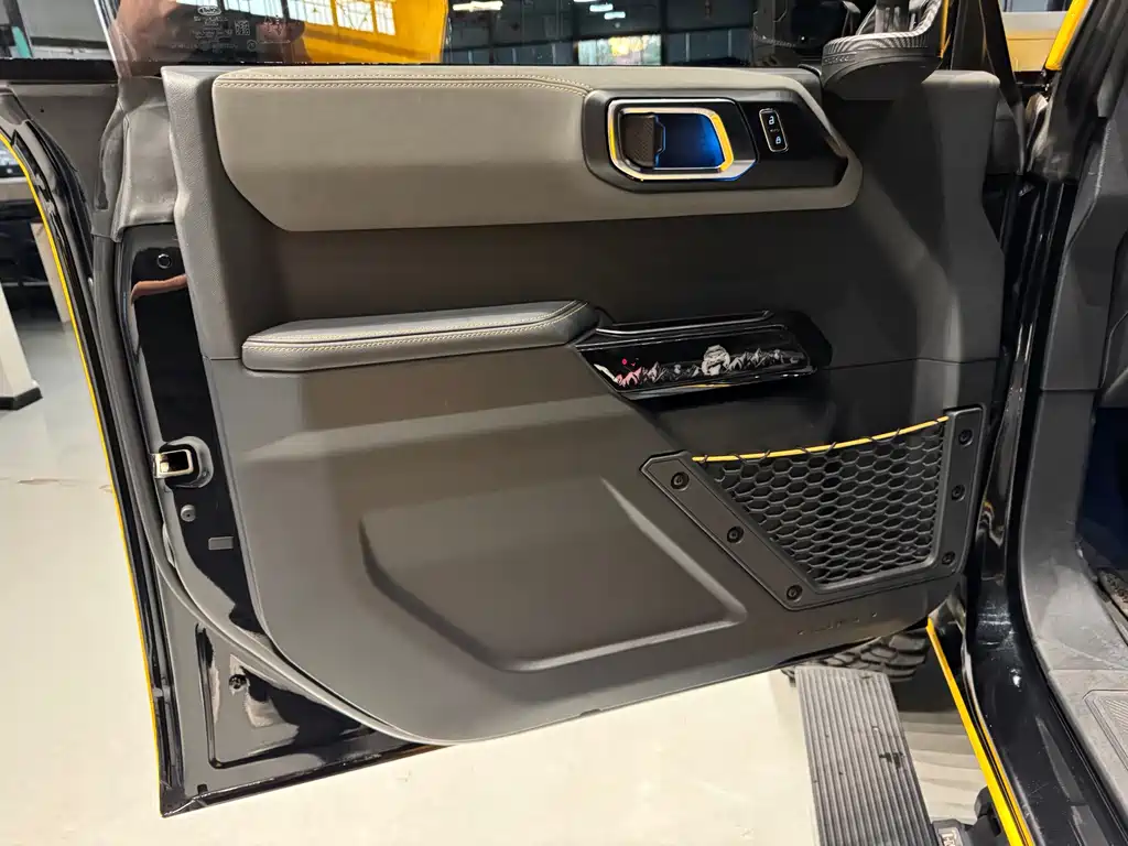 Ford Bronco — миниатюра 25