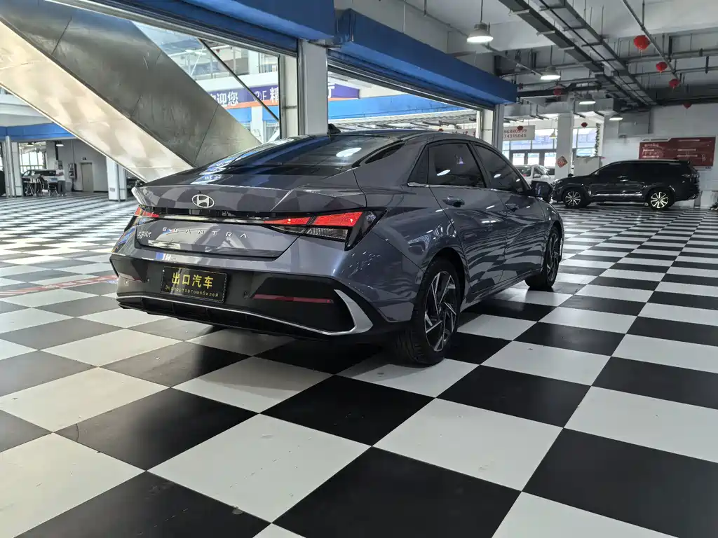 Hyundai Elantra — миниатюра 6