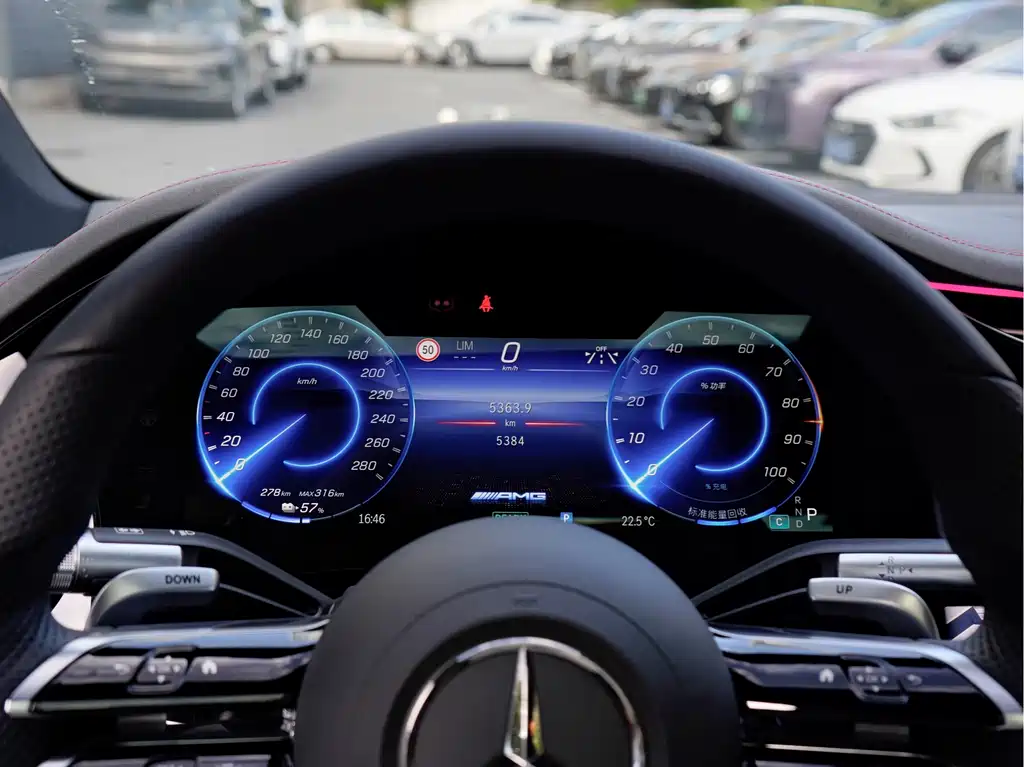 Mercedes-Benz EQS AMG — миниатюра 9