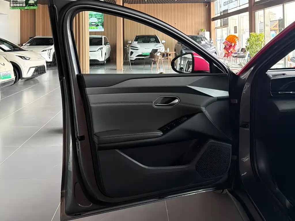 BYD Qin L — миниатюра 9