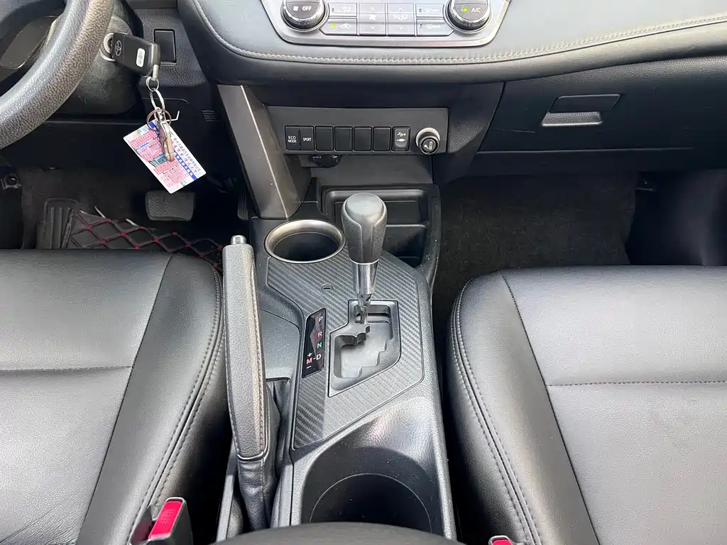 Toyota RAV4 — миниатюра 17