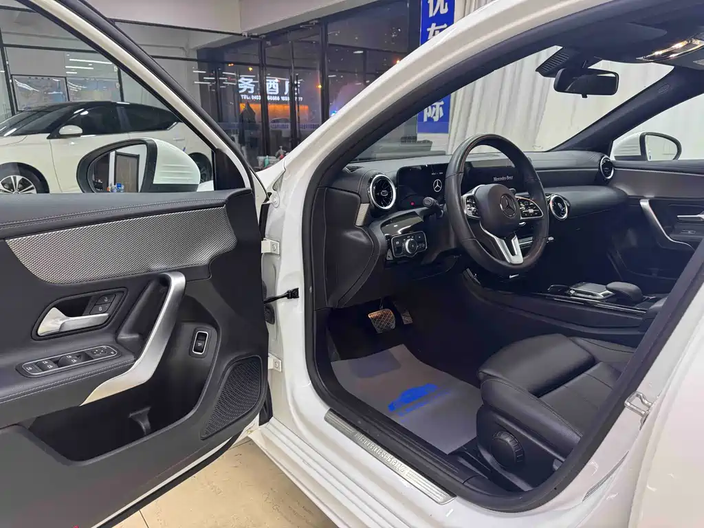 MERCEDES-BENZ A CLASS