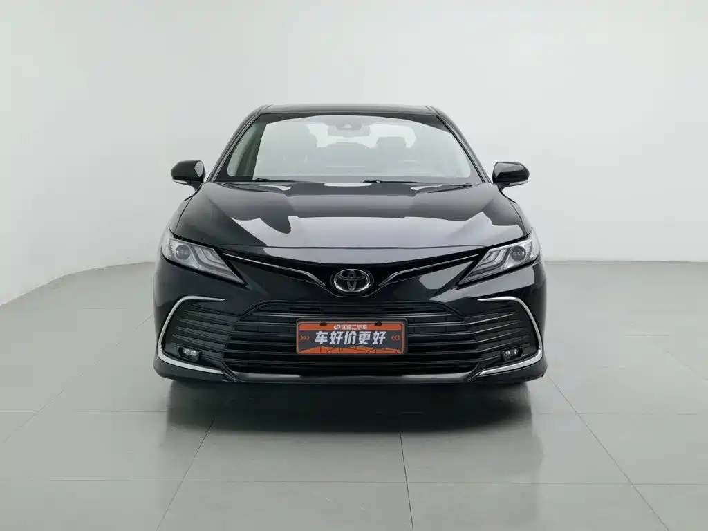Toyota Camry — миниатюра 3