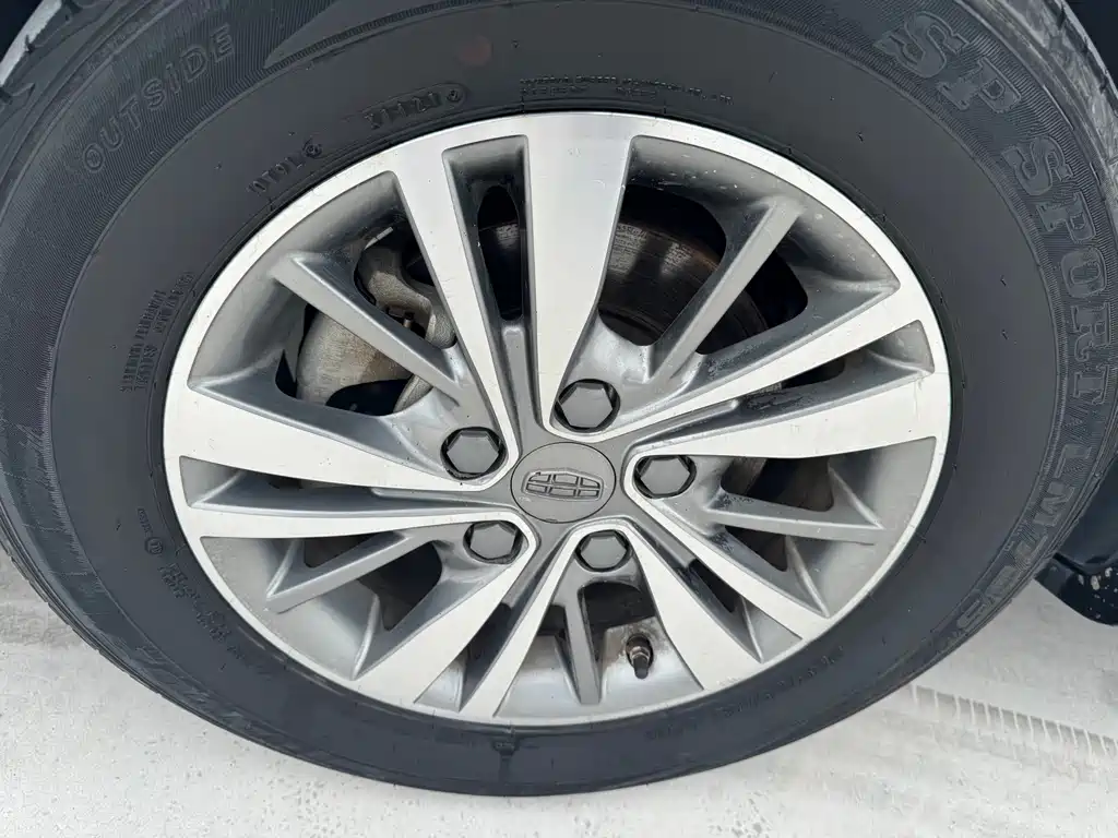 Geely Emgrand — миниатюра 12