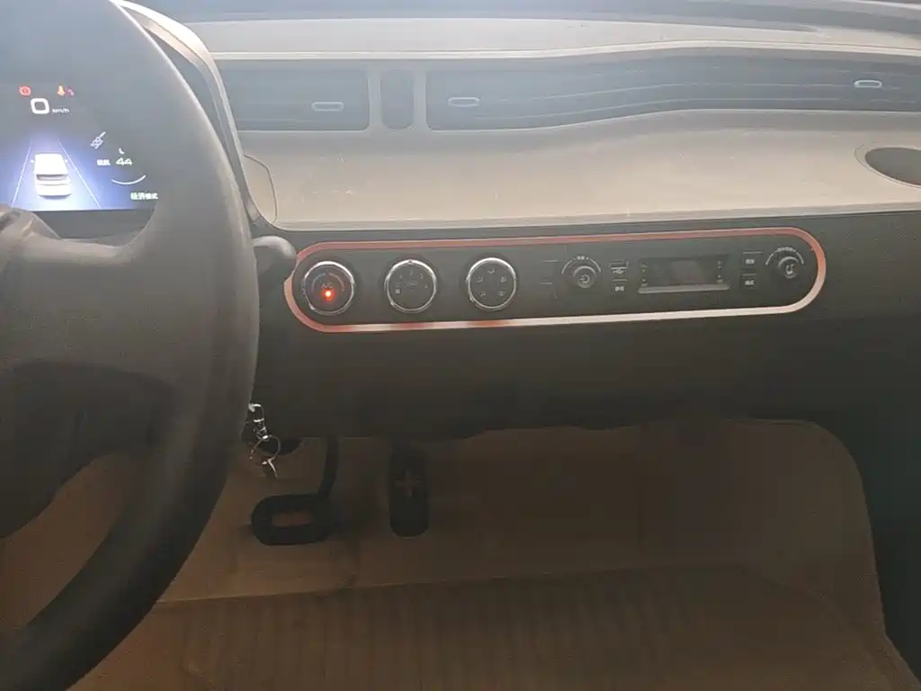 Wuling MINIEV — миниатюра 13