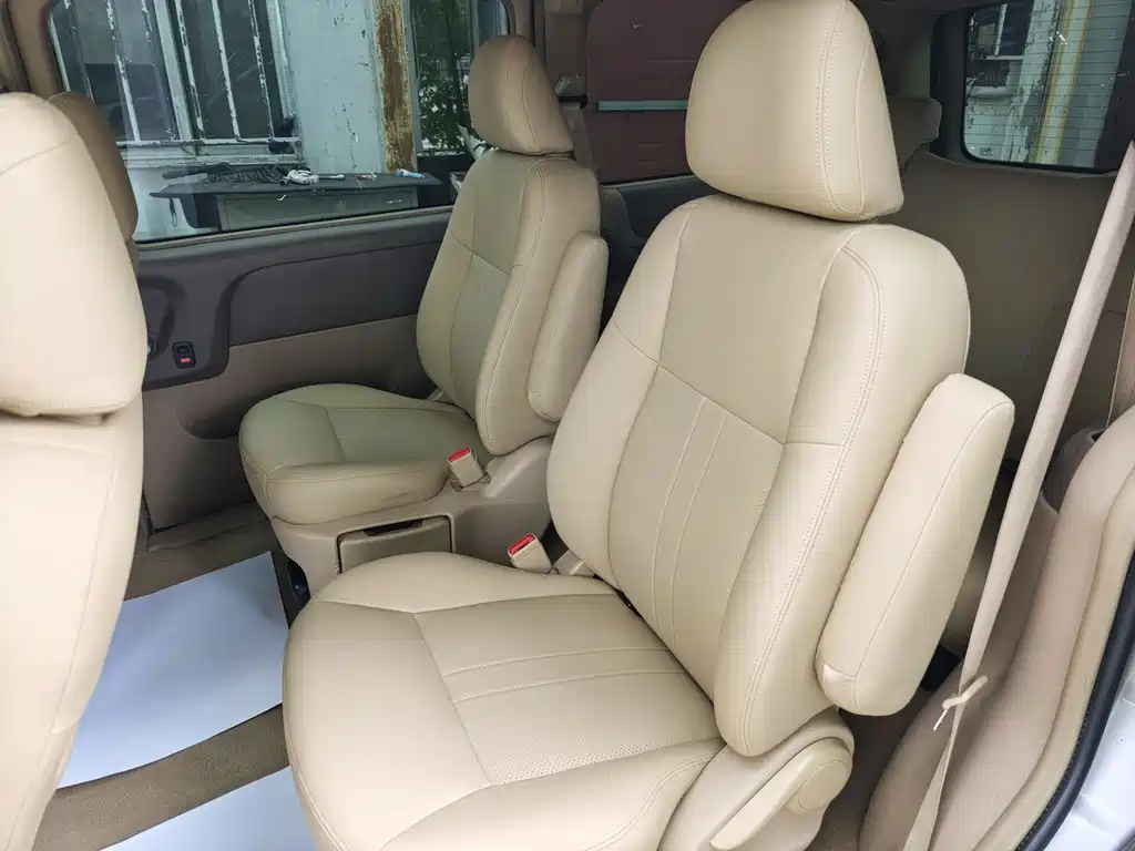 Buick GL8 2011 2.4L LT Executive