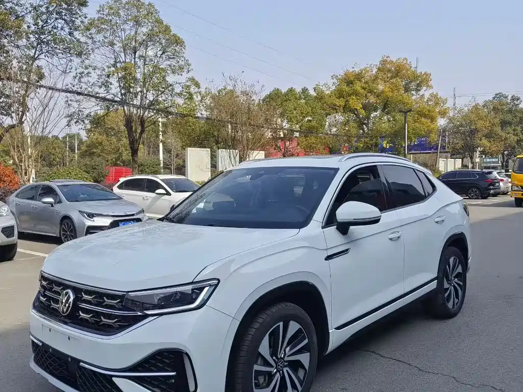 Volkswagen X 2023