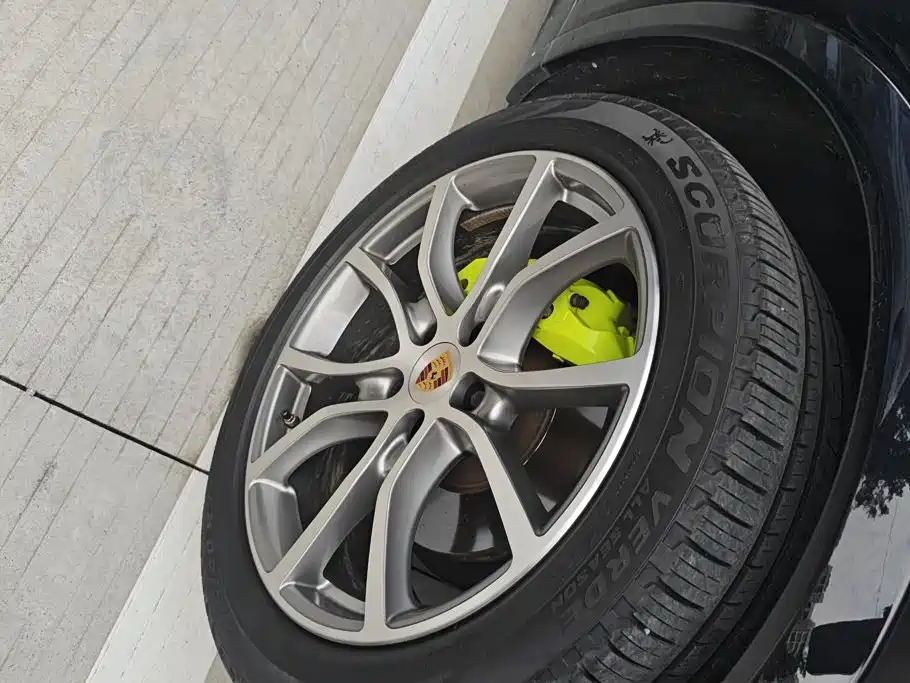 Porsche Cayenne Hybrid — миниатюра 6