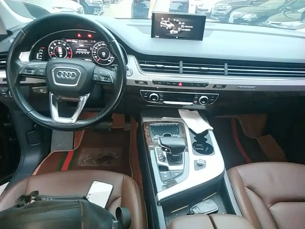 Audi Q7 — миниатюра 10