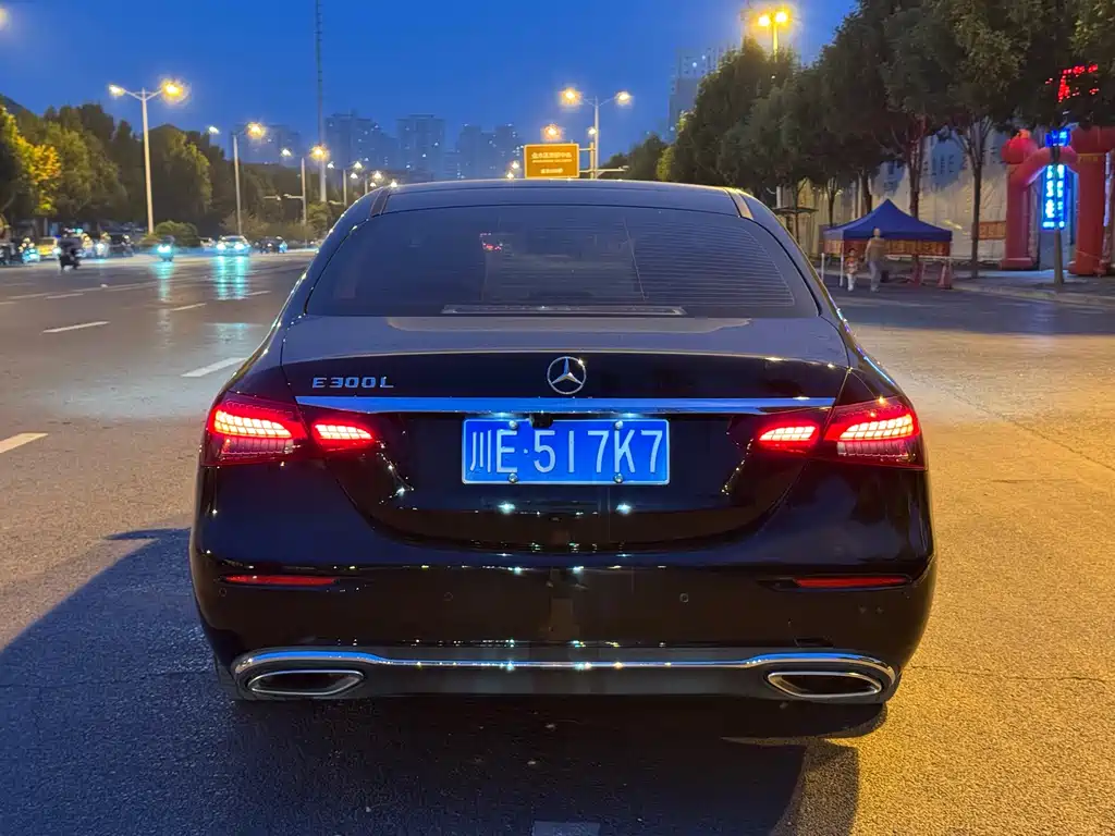 Mercedes-Benz E-Class — миниатюра 8