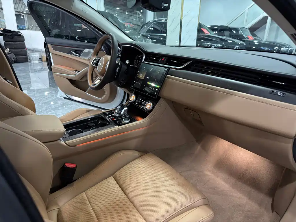 Jaguar XFL — миниатюра 11