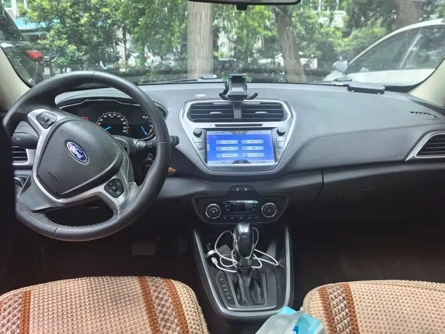 Ford Escort — миниатюра 12