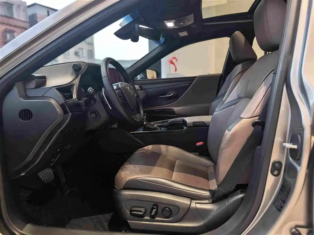 Lexus ES — миниатюра 8