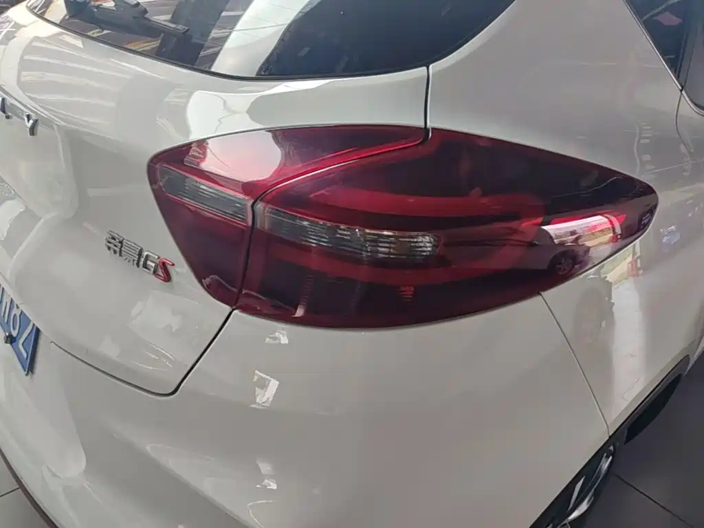 Geely Emgrand GS — миниатюра 8