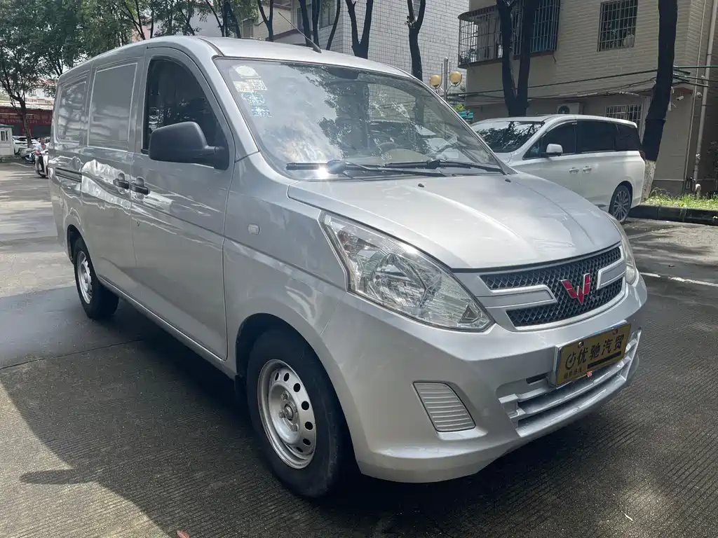 Купить Wuling Rongguang V