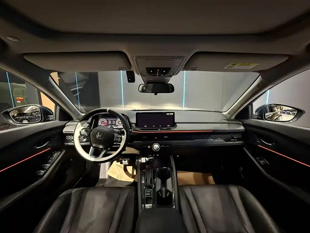 Honda Accord — миниатюра 9