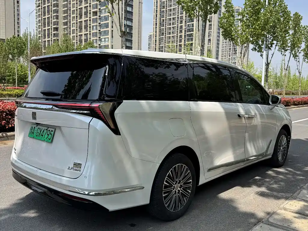 Buick GL8 Hybrid — миниатюра 9