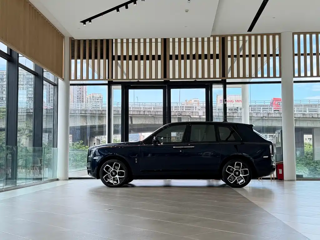 Rolls-Royce Cullinan — миниатюра 5