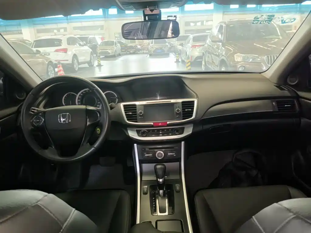 Honda Accord — миниатюра 10