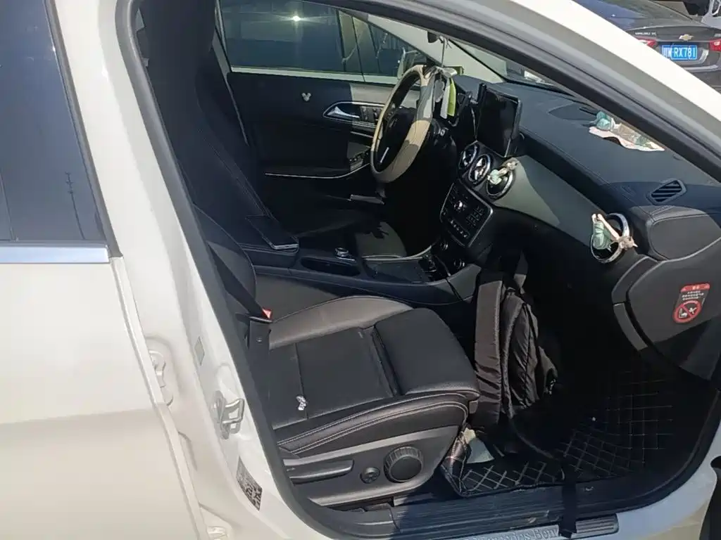 Mercedes-Benz GLA — миниатюра 25